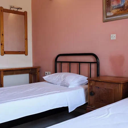 Leto Hotel 2*
